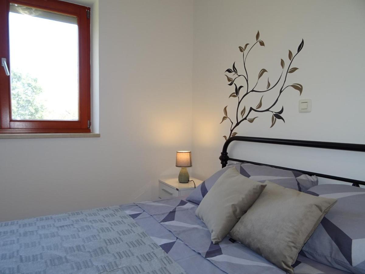 Apartment Erika Premantura Buitenkant foto