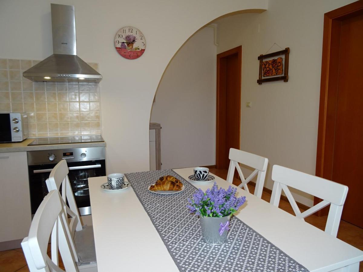 Apartment Erika Premantura Buitenkant foto