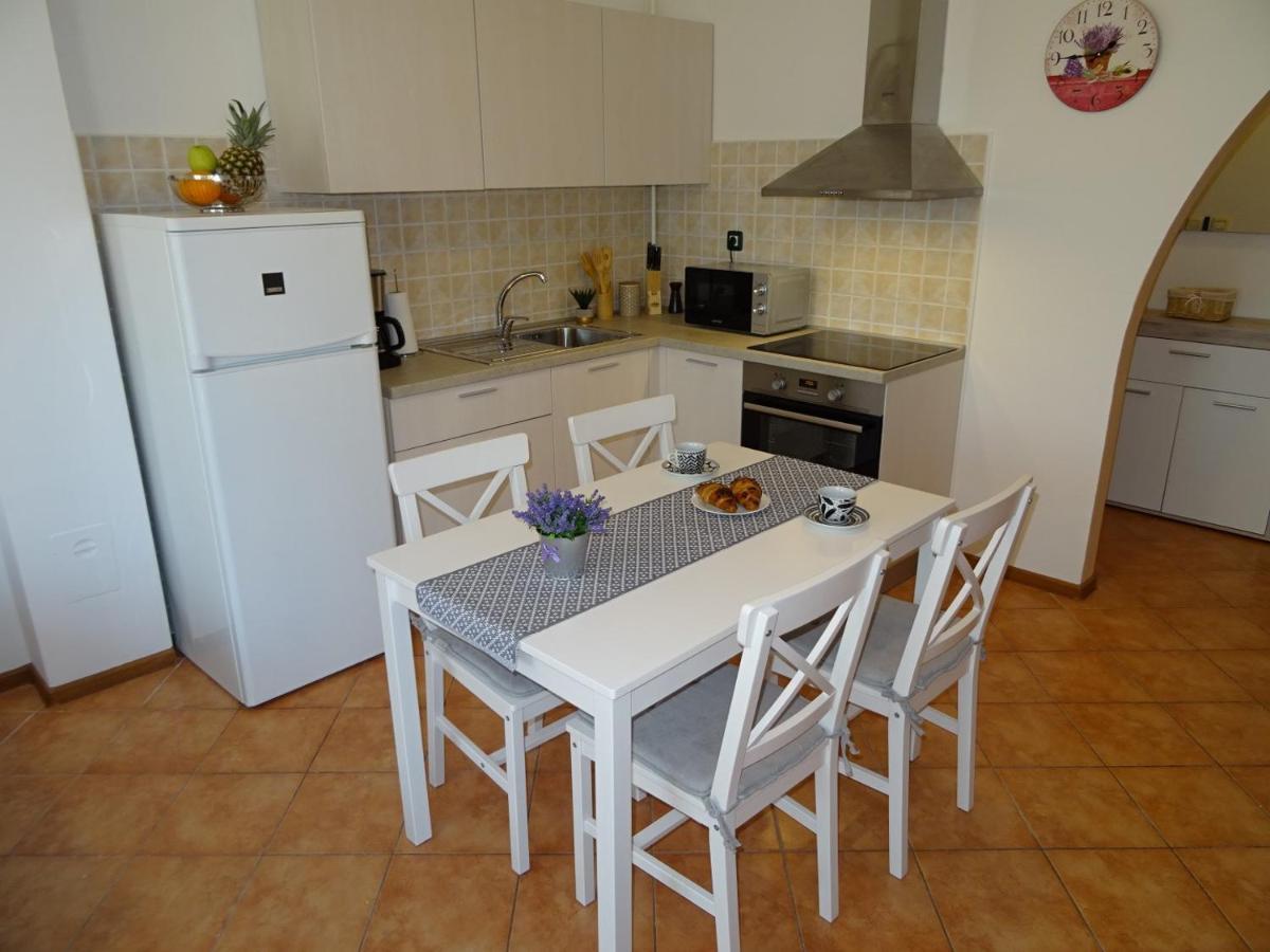 Apartment Erika Premantura Buitenkant foto