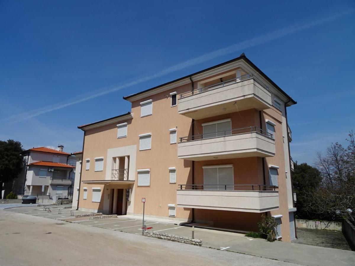 Apartment Erika Premantura Buitenkant foto